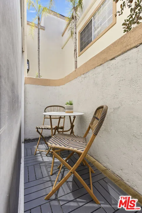 11110 Camarillo Street #122 North Hollywood, CA 91602