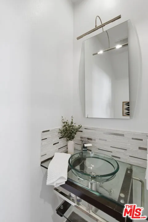 11110 Camarillo Street #122 North Hollywood, CA 91602
