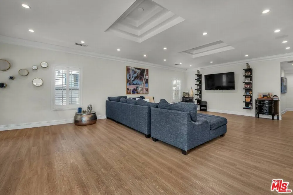 478 S Sherbourne Drive Los Angeles, CA 90048