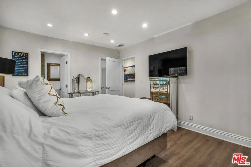 478 S Sherbourne Drive Los Angeles, CA 90048