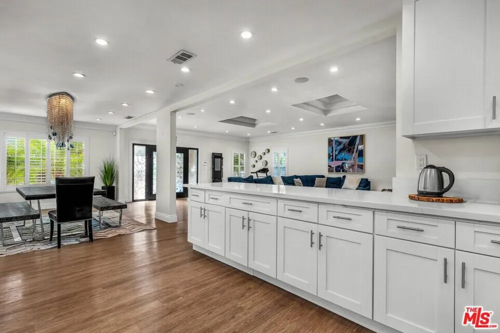 478 S Sherbourne Drive Los Angeles, CA 90048