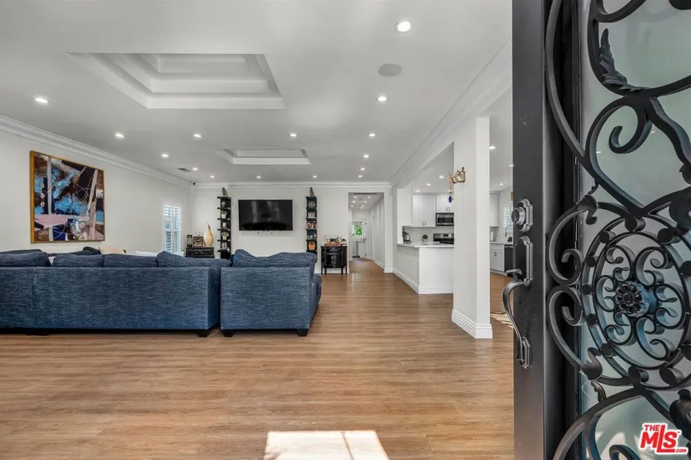 478 S Sherbourne Drive Los Angeles, CA 90048