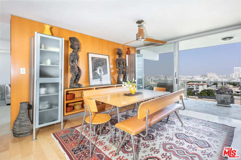 535 Ocean Avenue #11D Santa Monica, CA 90402