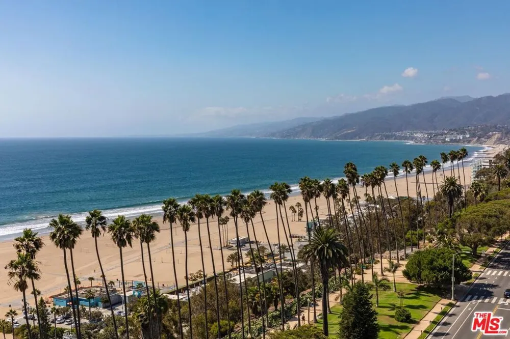 535 Ocean Avenue #11D Santa Monica, CA 90402