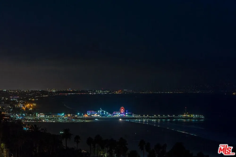 535 Ocean Avenue #11D Santa Monica, CA 90402