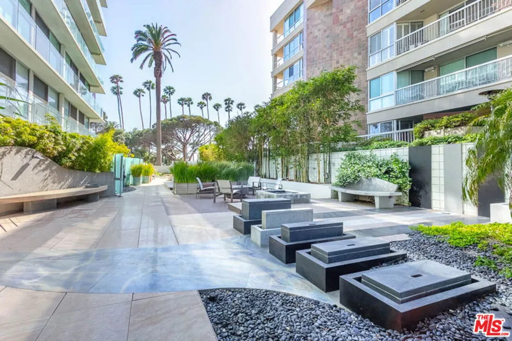 535 Ocean Avenue #11D Santa Monica, CA 90402