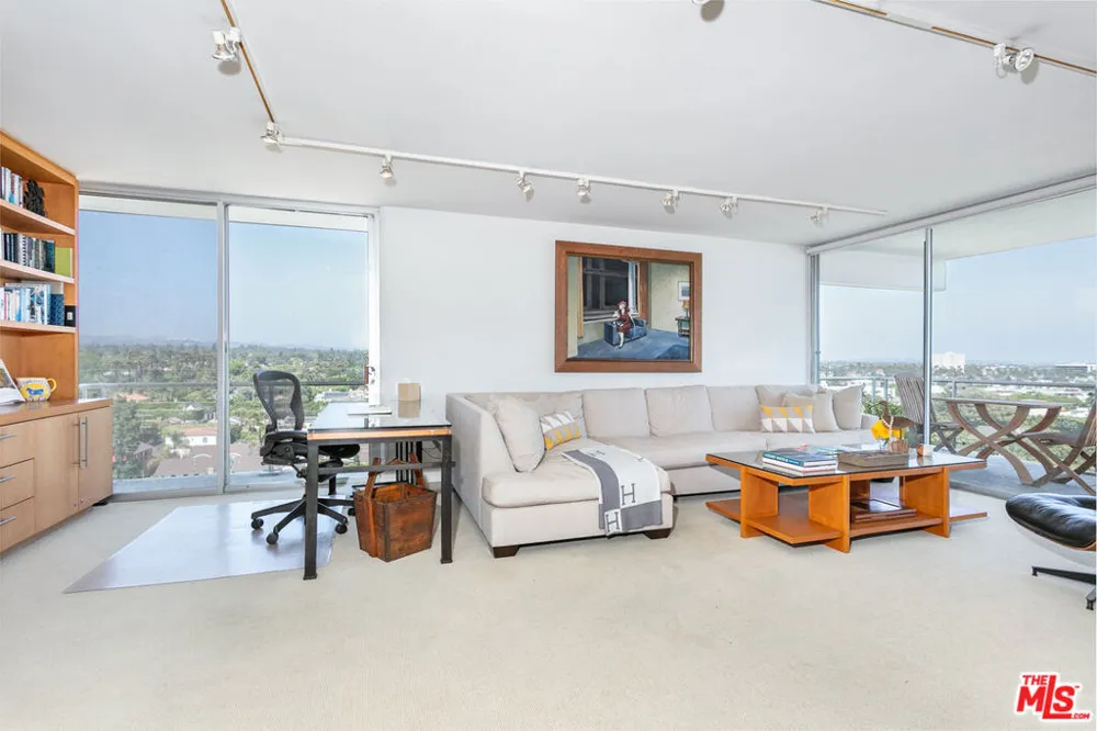 535 Ocean Avenue #11D Santa Monica, CA 90402