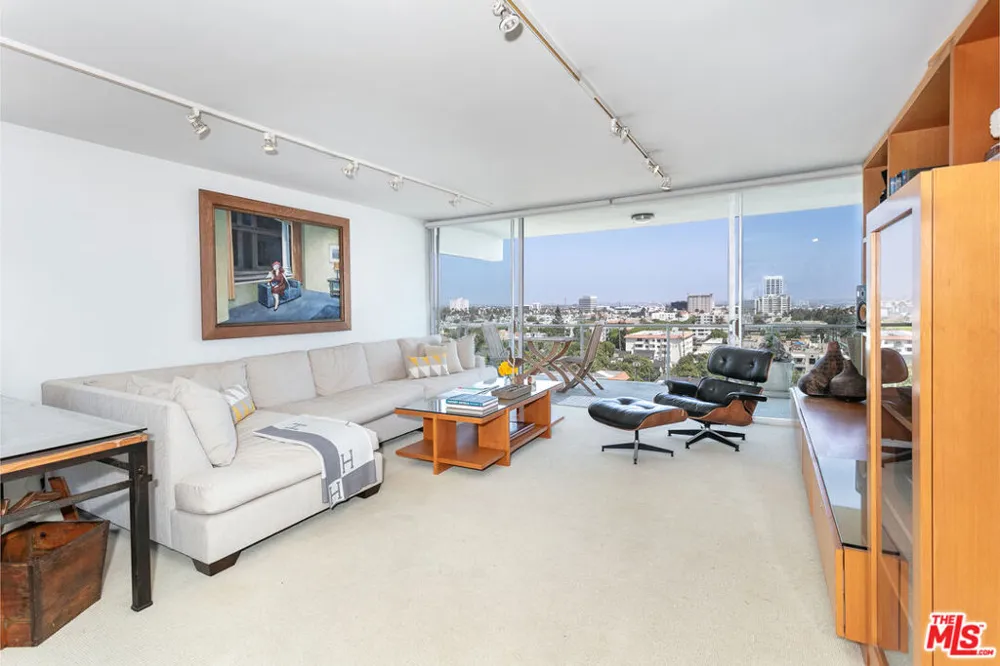 535 Ocean Avenue #11D Santa Monica, CA 90402