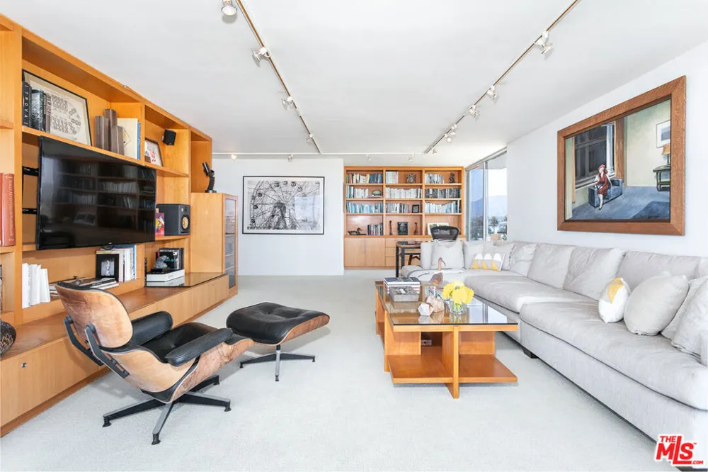 535 Ocean Avenue #11D Santa Monica, CA 90402