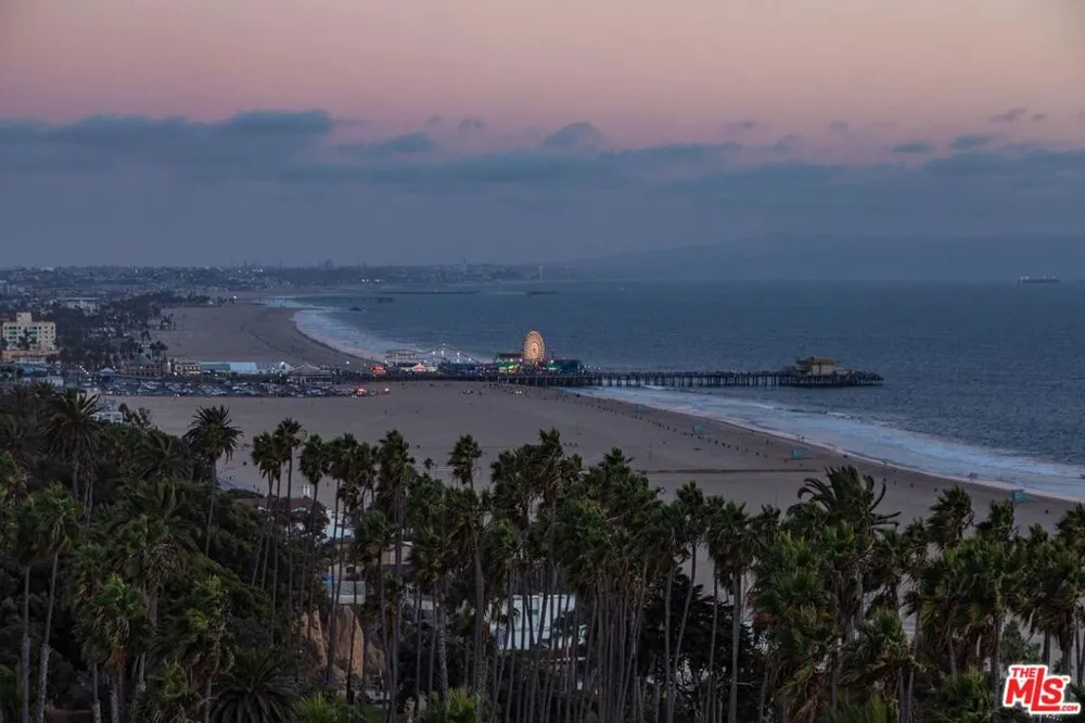 535 Ocean Avenue #11D Santa Monica, CA 90402