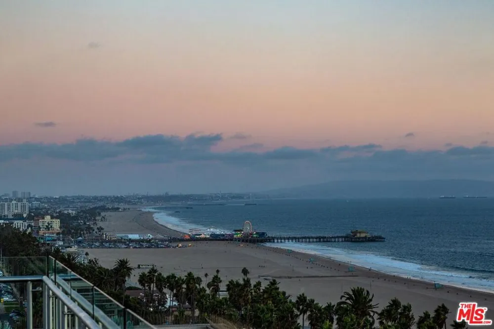 535 Ocean Avenue #11D Santa Monica, CA 90402