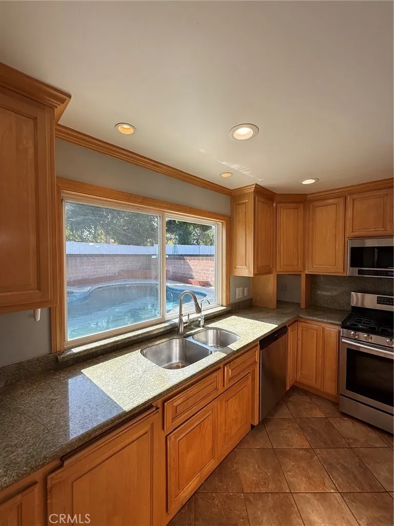 321 Mountain Avenue Monrovia, CA 91016