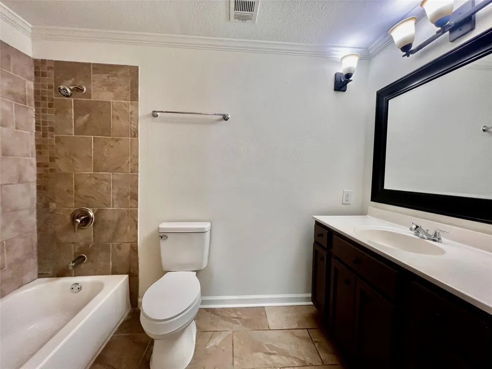 2102 Blueberry Lane Pasadena, TX 77502