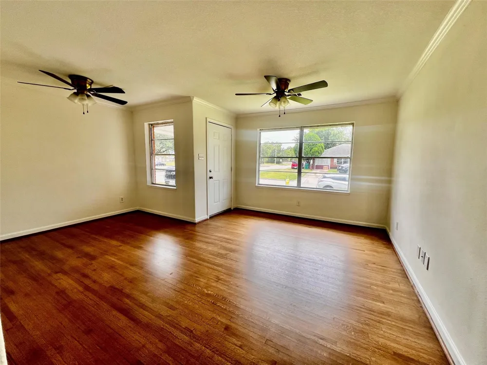 2102 Blueberry Lane Pasadena, TX 77502