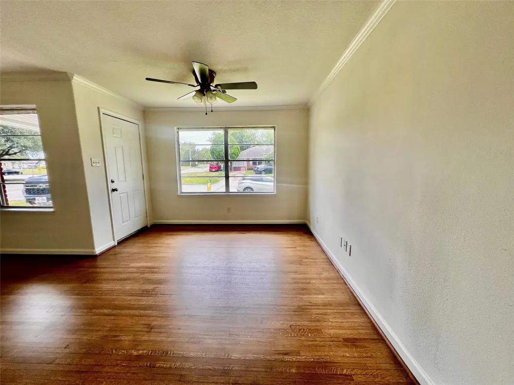 2102 Blueberry Lane Pasadena, TX 77502