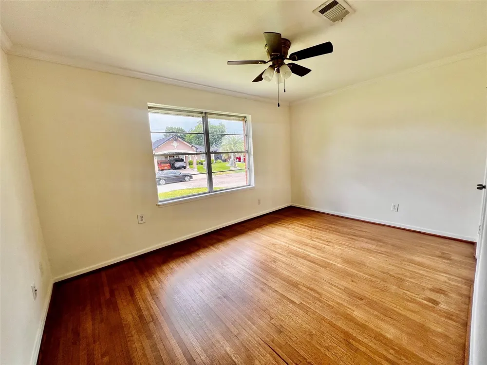 2102 Blueberry Lane Pasadena, TX 77502