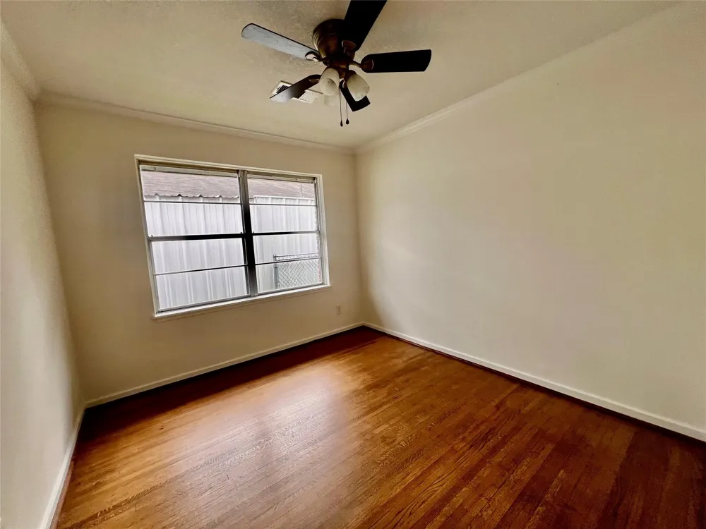 2102 Blueberry Lane Pasadena, TX 77502