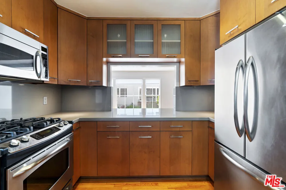 15222 Dickens Street Los Angeles, CA 91403