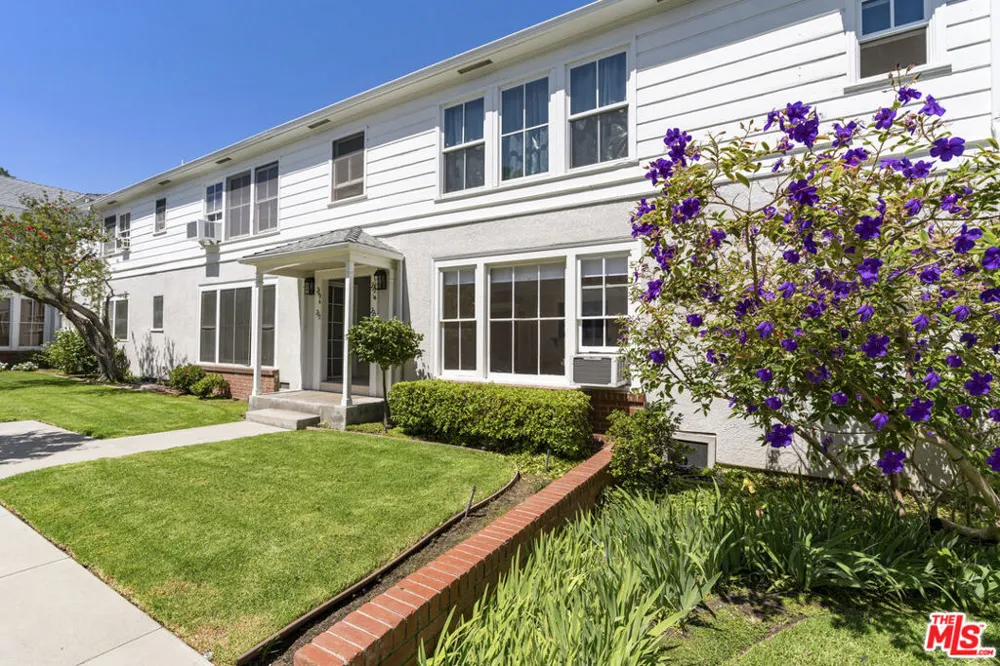 15222 Dickens Street Los Angeles, CA 91403