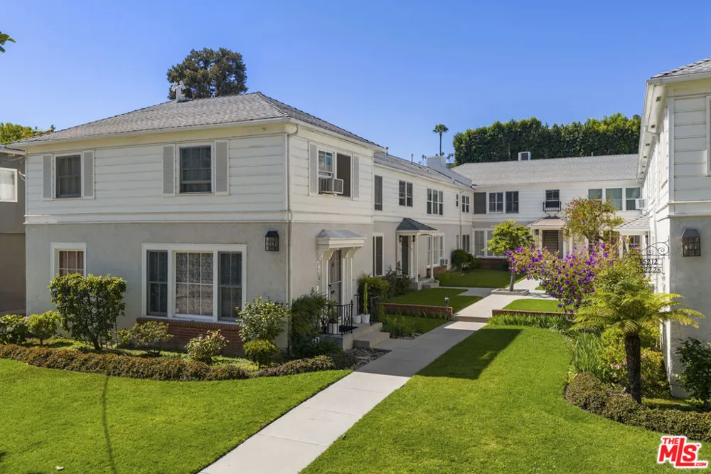 15222 Dickens Street Los Angeles, CA 91403