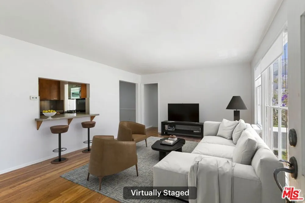 15222 Dickens Street Los Angeles, CA 91403