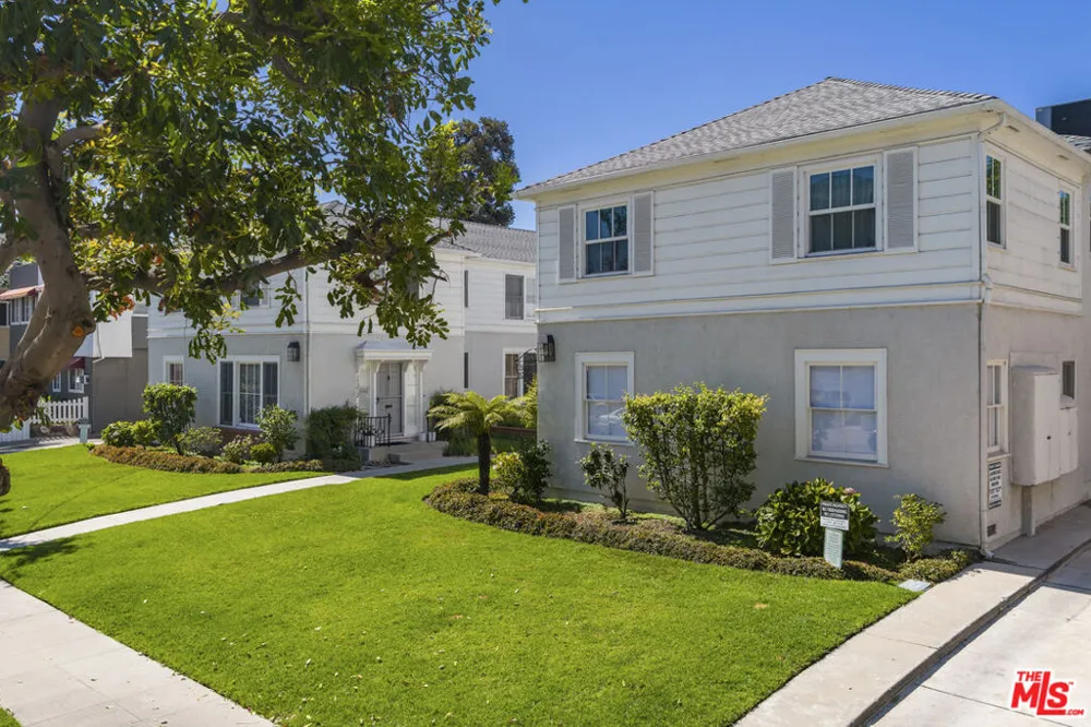 15222 Dickens Street Los Angeles, CA 91403