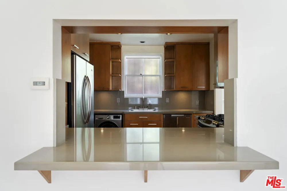 15222 Dickens Street Los Angeles, CA 91403