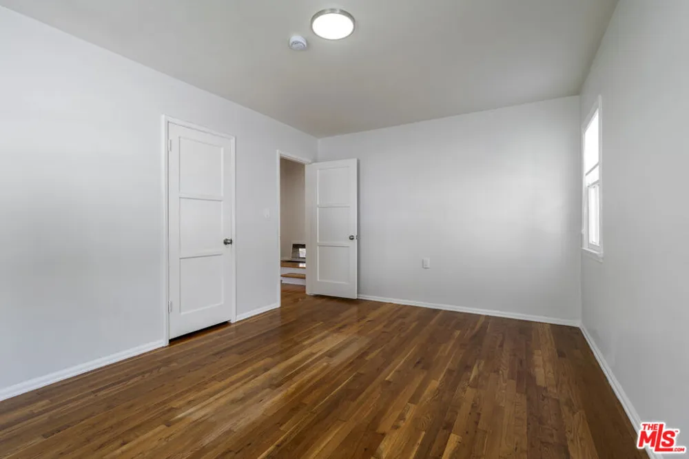 15222 Dickens Street Los Angeles, CA 91403