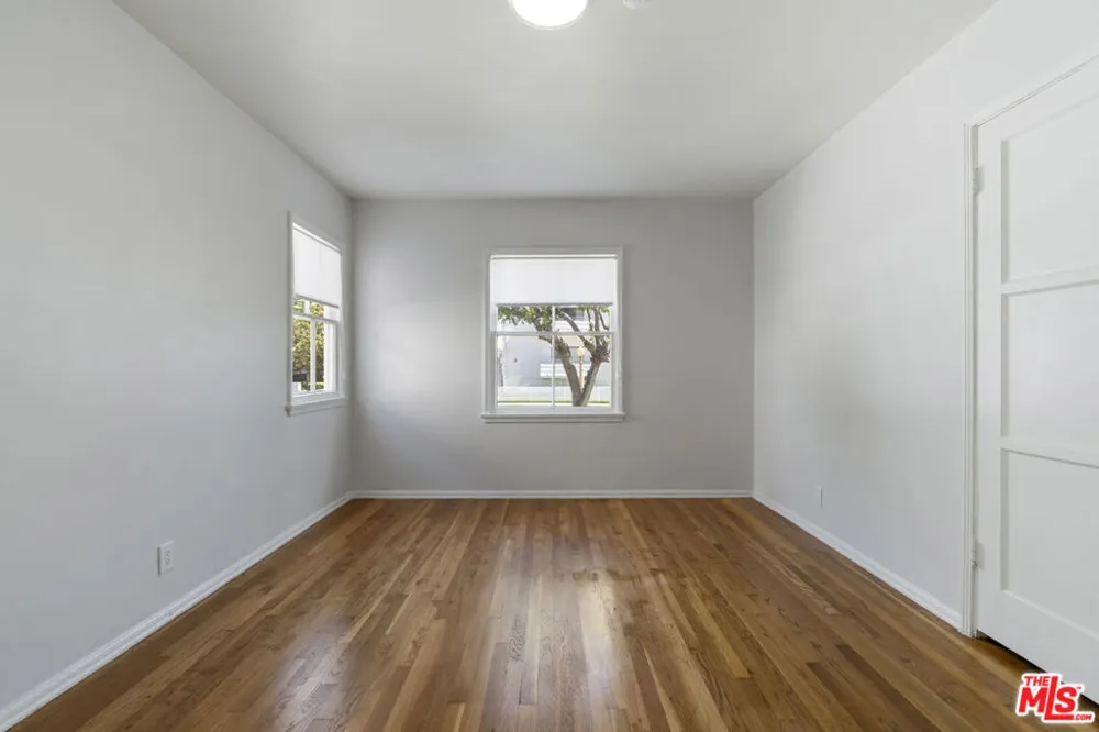 15222 Dickens Street Los Angeles, CA 91403