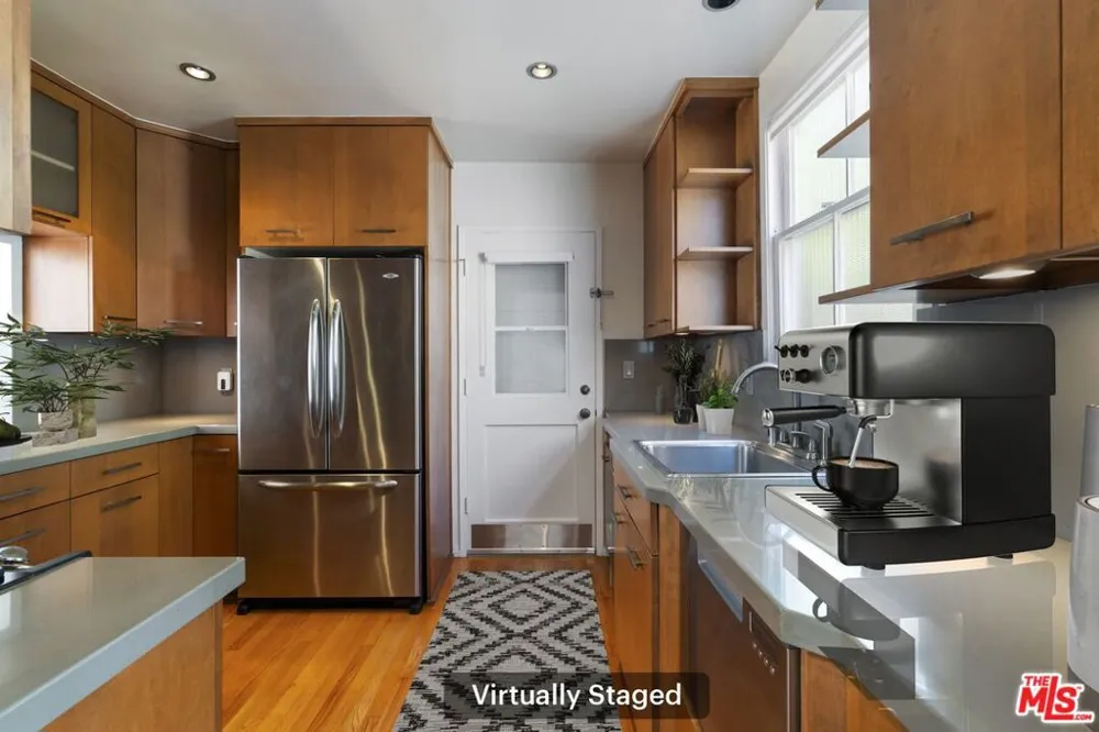 15222 Dickens Street Los Angeles, CA 91403