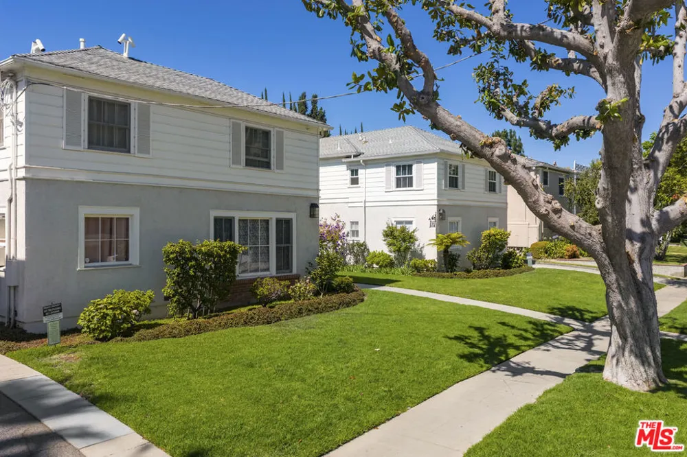 15222 Dickens Street Los Angeles, CA 91403