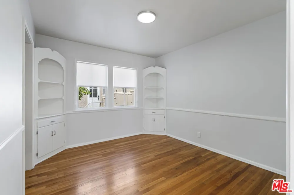 15222 Dickens Street Los Angeles, CA 91403