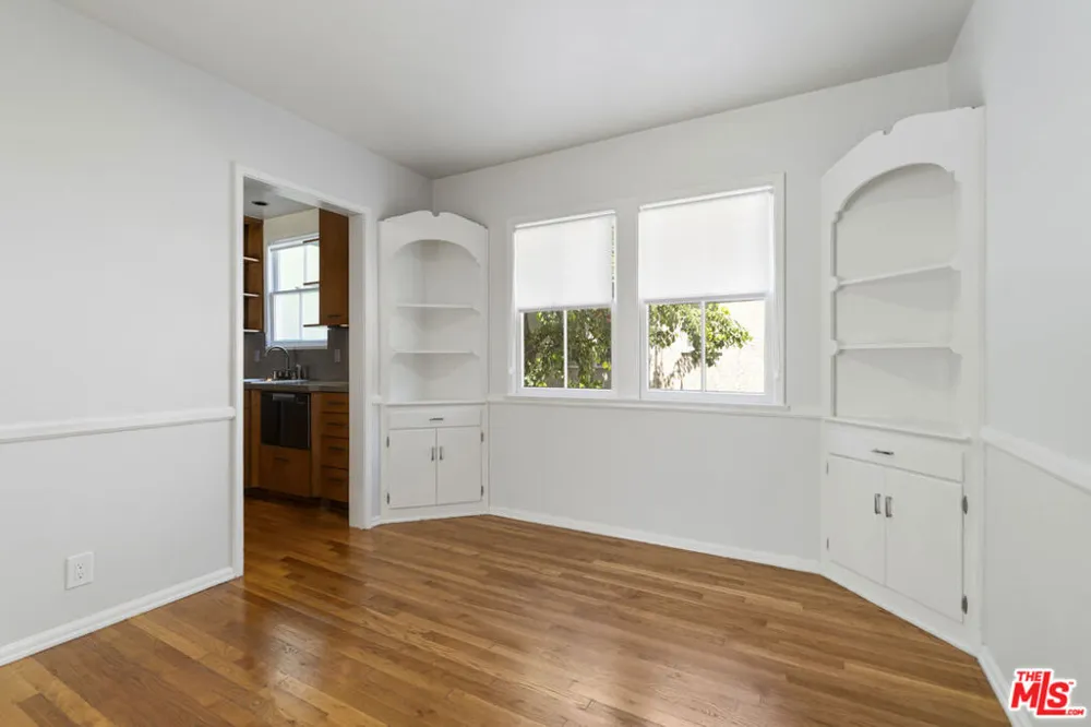 15222 Dickens Street Los Angeles, CA 91403