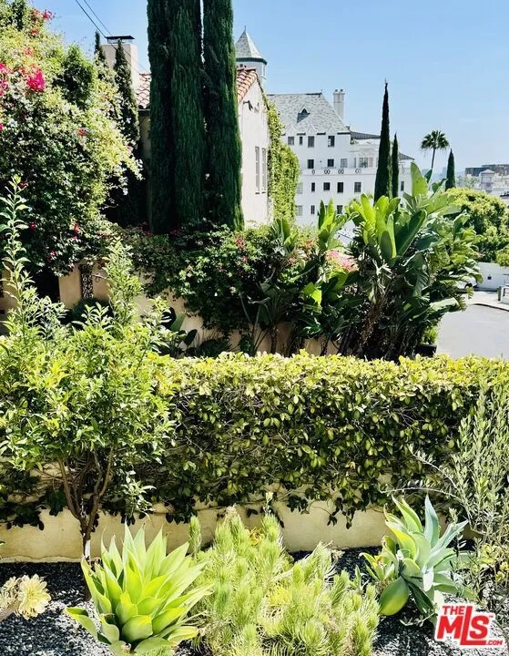 8262 Marmont Lane Los Angeles, CA 90069