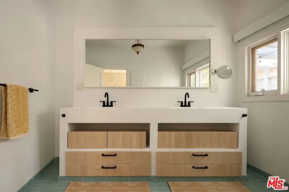 8262 Marmont Lane Los Angeles, CA 90069