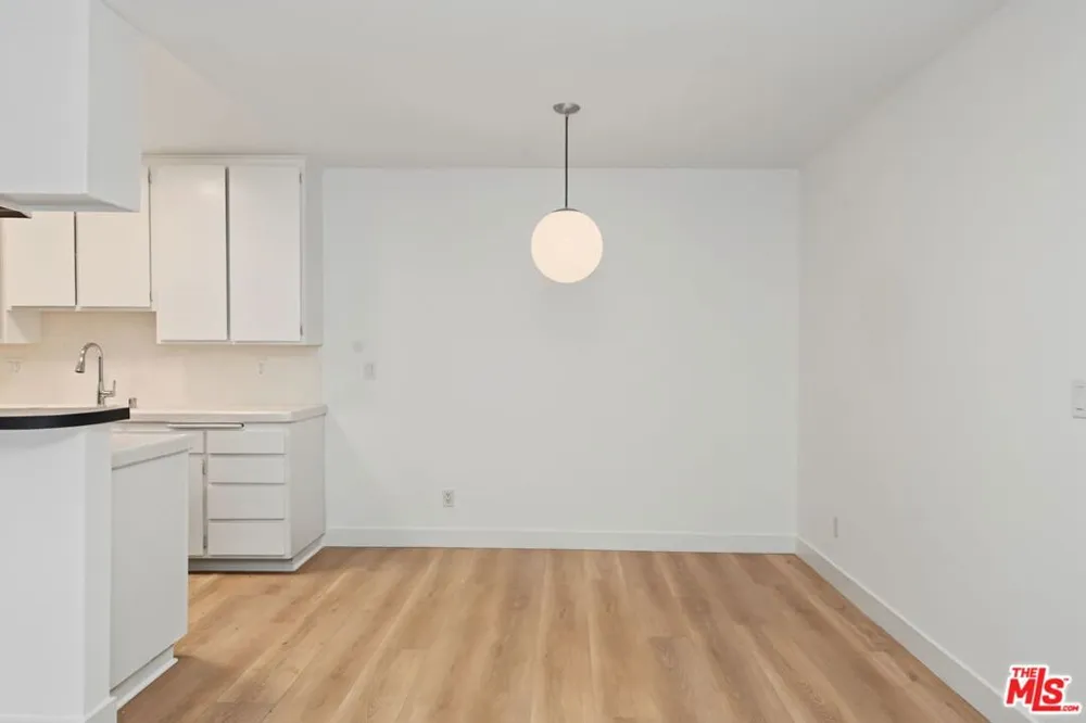 16169 W Sunset Boulevard #203 Los Angeles, CA 90272