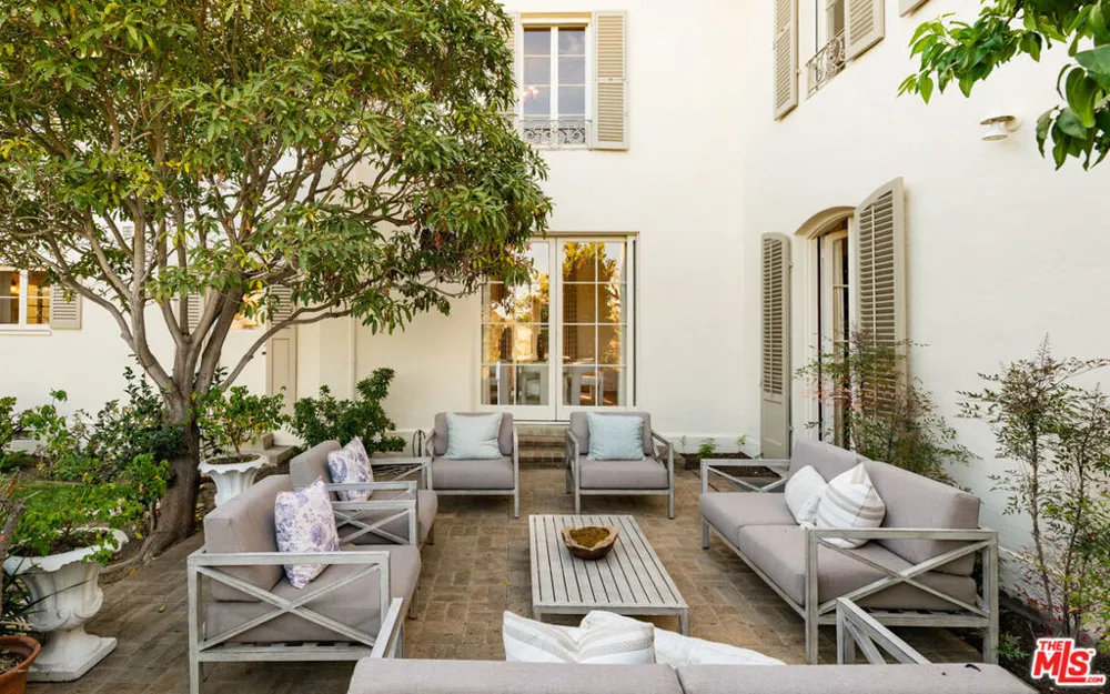 528 Chautauqua Boulevard Los Angeles, CA 90272