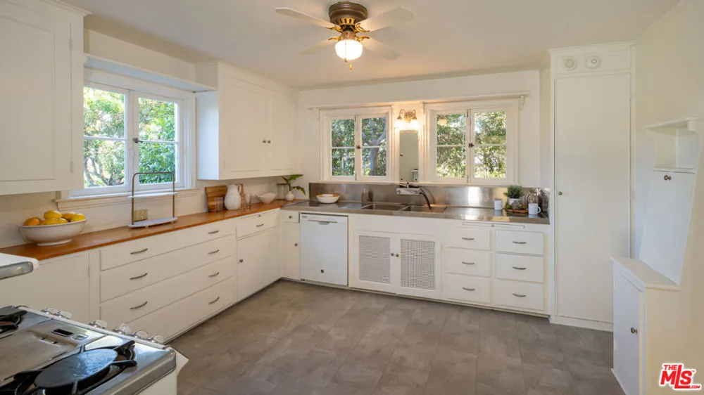 528 Chautauqua Boulevard Los Angeles, CA 90272