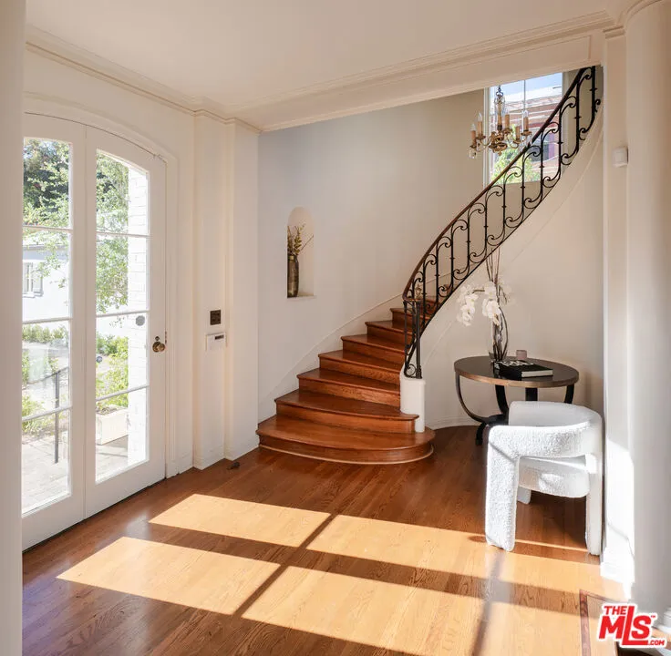 528 Chautauqua Boulevard Los Angeles, CA 90272