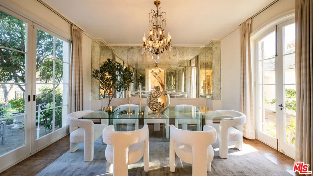 528 Chautauqua Boulevard Los Angeles, CA 90272