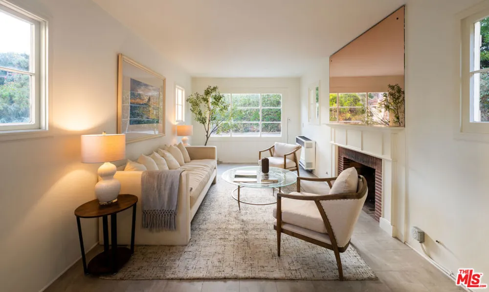 528 Chautauqua Boulevard Los Angeles, CA 90272