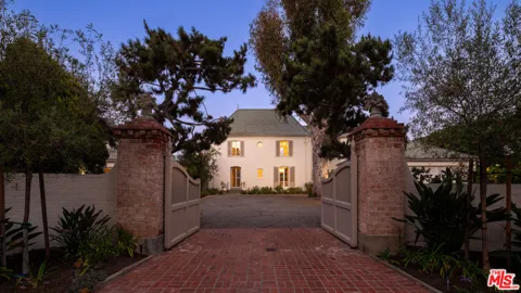 528 Chautauqua Boulevard