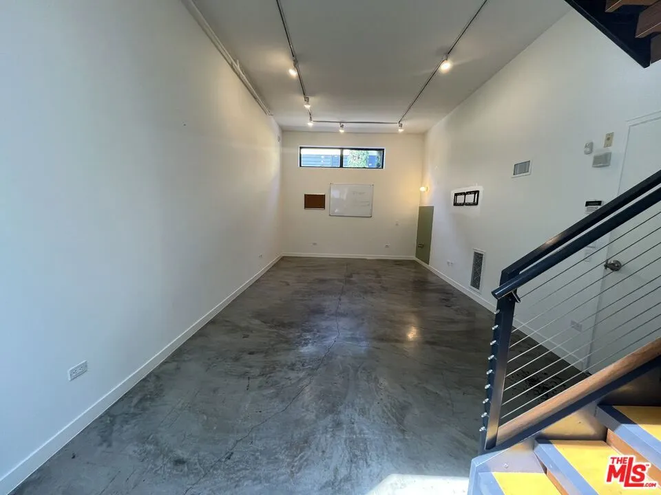 320 Indiana Avenue #B Venice, CA 90291