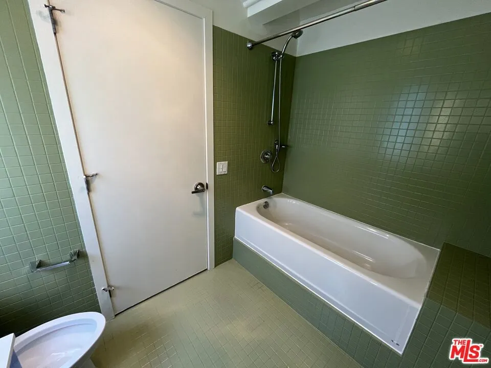 320 Indiana Avenue #B Venice, CA 90291
