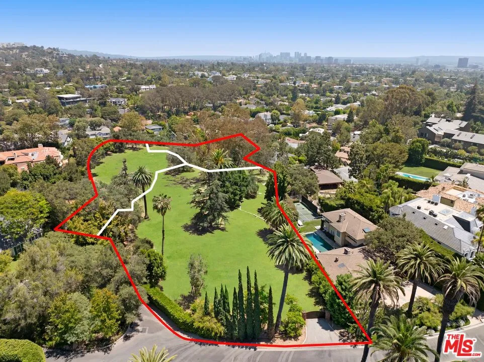 12 Oakmont Drive Los Angeles, CA 90049