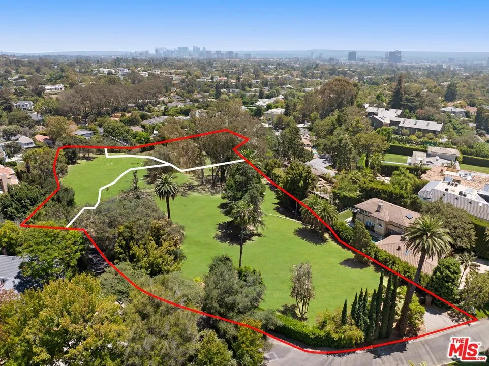12 Oakmont Drive Los Angeles, CA 90049