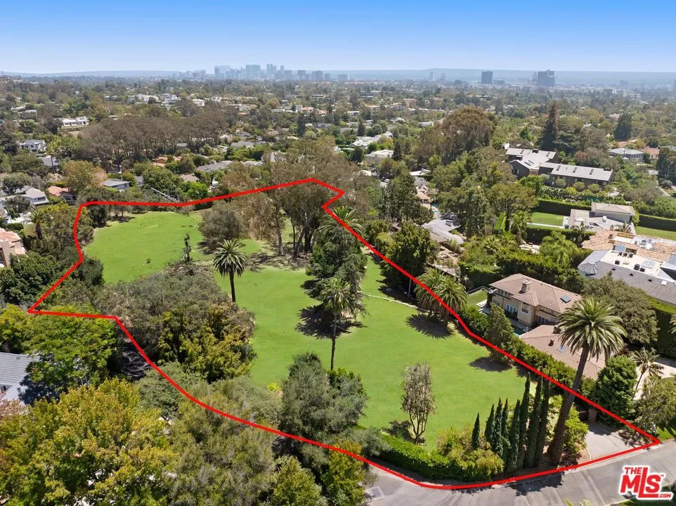 12 Oakmont Drive Los Angeles, CA 90049