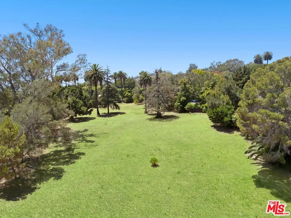 12 Oakmont Drive Los Angeles, CA 90049