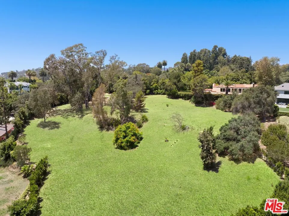 12 Oakmont Drive Los Angeles, CA 90049