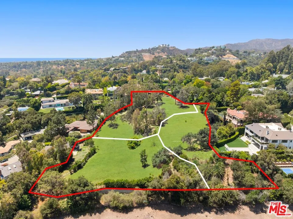 12 Oakmont Drive Los Angeles, CA 90049